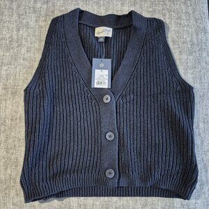 Universal Thread Goods Co. Navy Button‑Front Knit Vest – Women’s Medium (NWT)